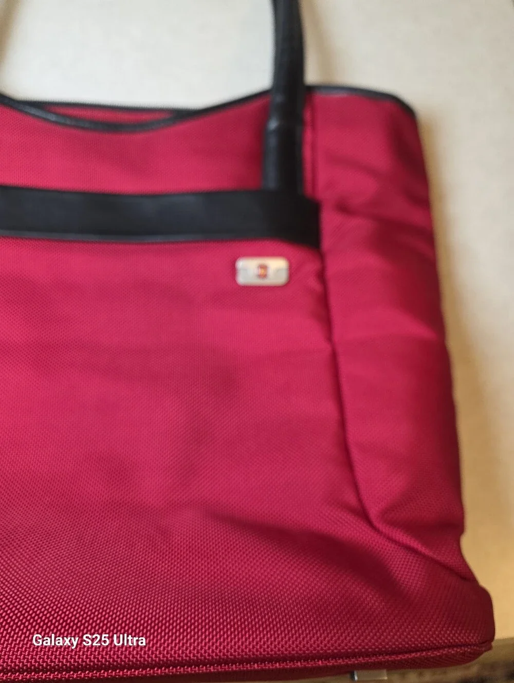 Victorinox Mobilizer NXT 4.0 Large Canvas Tote Bag - Red & Black EUC